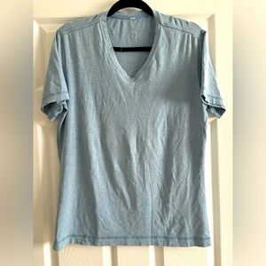LULULEMON v-neck tee